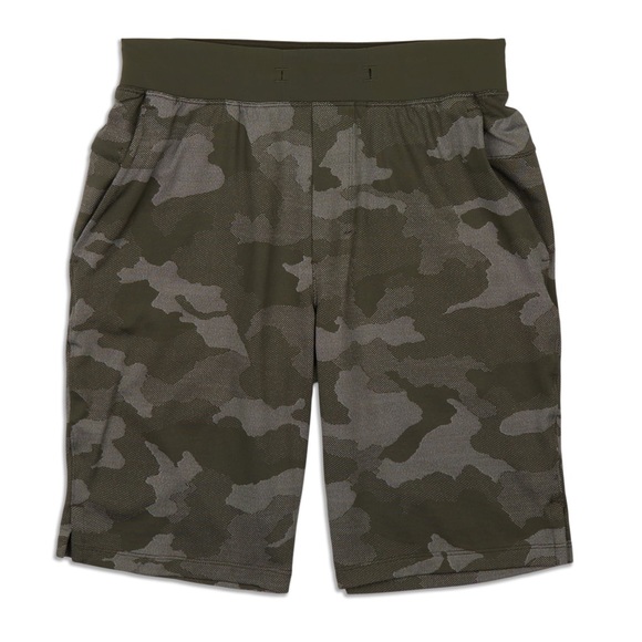 Athletic Shorts By Lululemon In Camouflage Print, Size: S